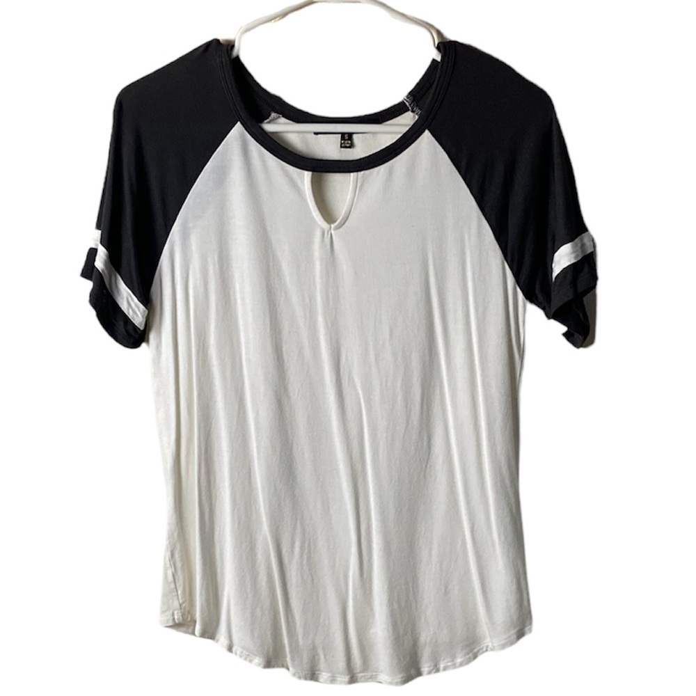 Raggs II riches ivory/ brown keyhole short sleeved shirt